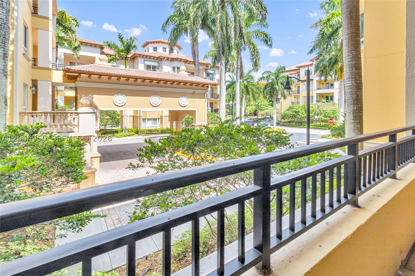 16100 Emerald Estates Dr #298, Weston FL 33331