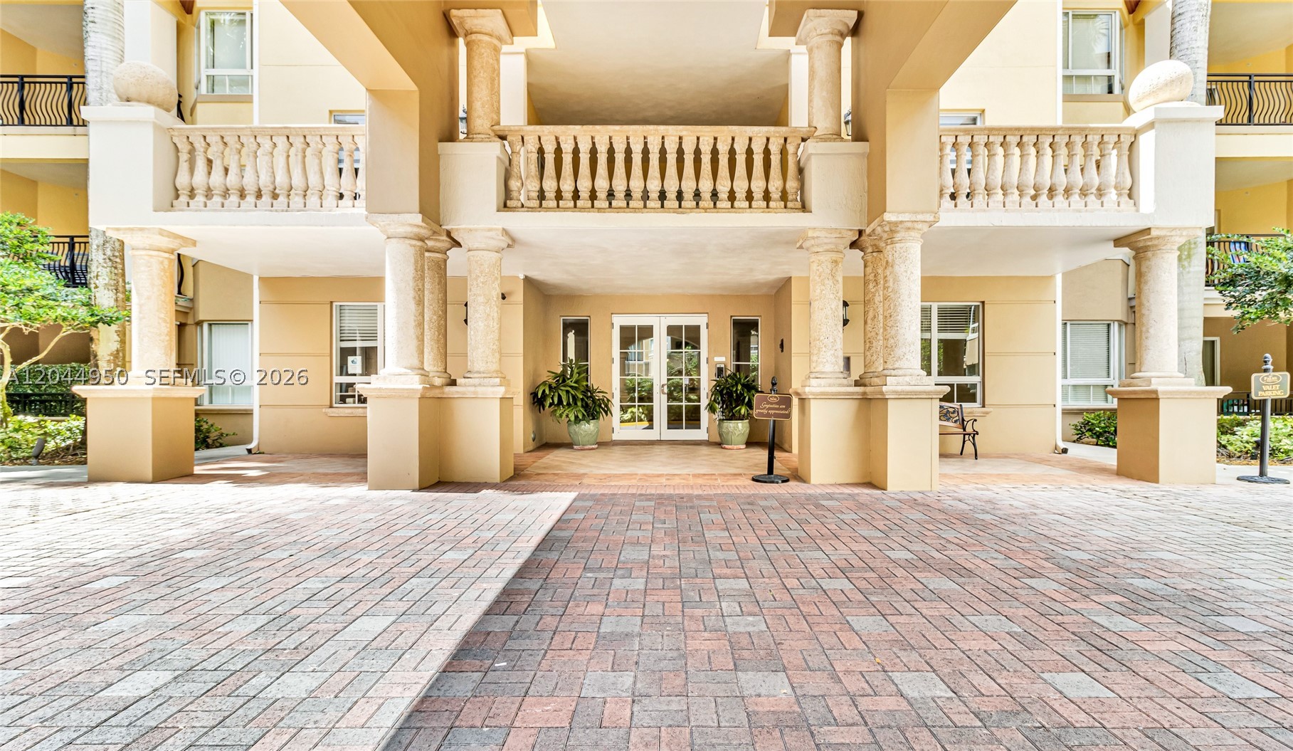 16100 Emerald Estates Dr #298, Weston FL 33331