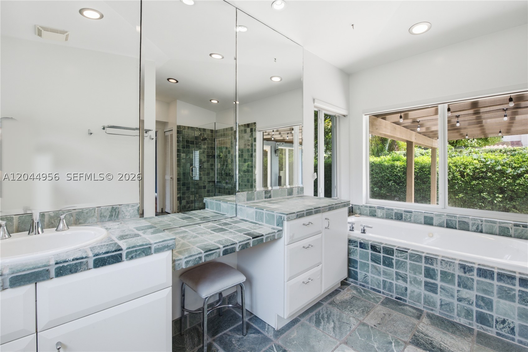 7220 SW 53rd Ct, Miami FL 33143