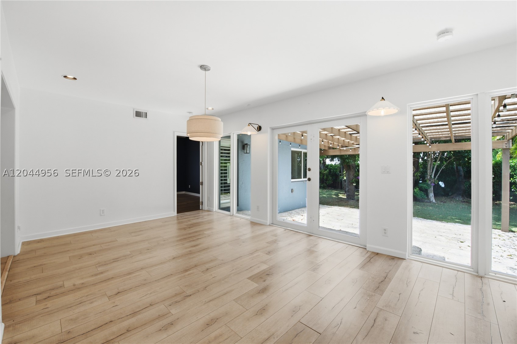 7220 SW 53rd Ct, Miami FL 33143