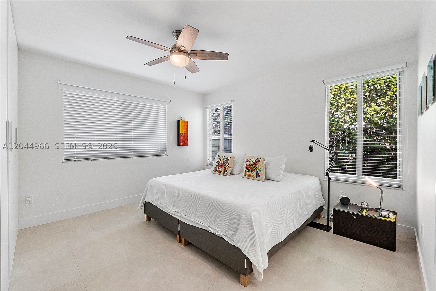 301 Hampton Ln, Key Biscayne FL 33149
