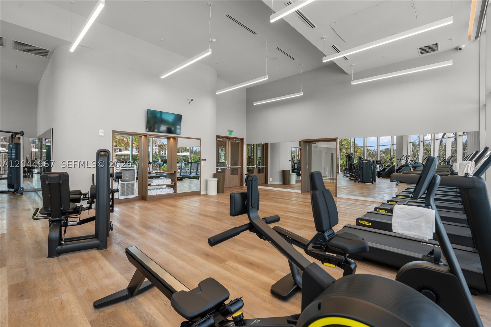2411 Laguna Circle #1207, Miami FL 33181
