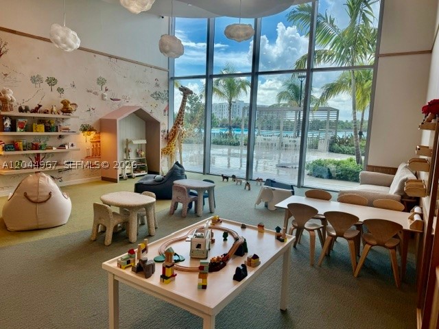 2411 Laguna Circle #1207, Miami FL 33181