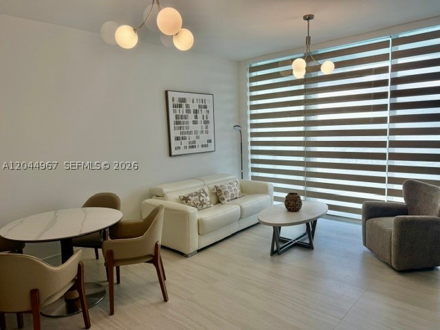 2411 Laguna Circle #1207, Miami FL 33181