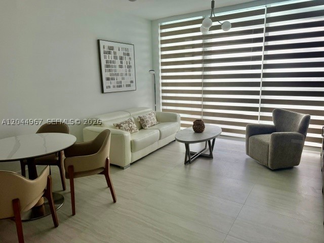 2411 Laguna Circle #1207, Miami FL 33181