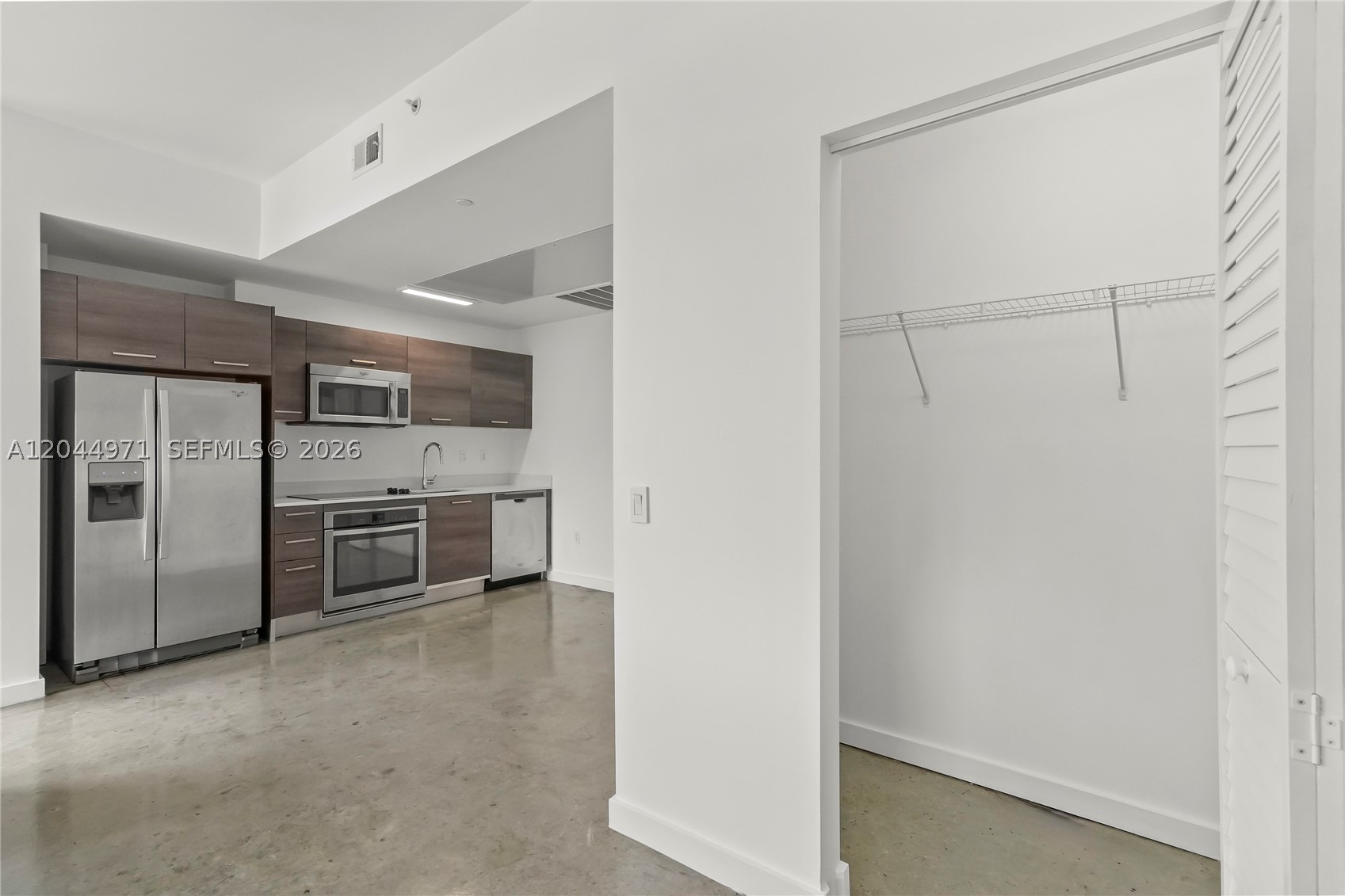 151 SE 1st St #PH04, Miami FL 33131