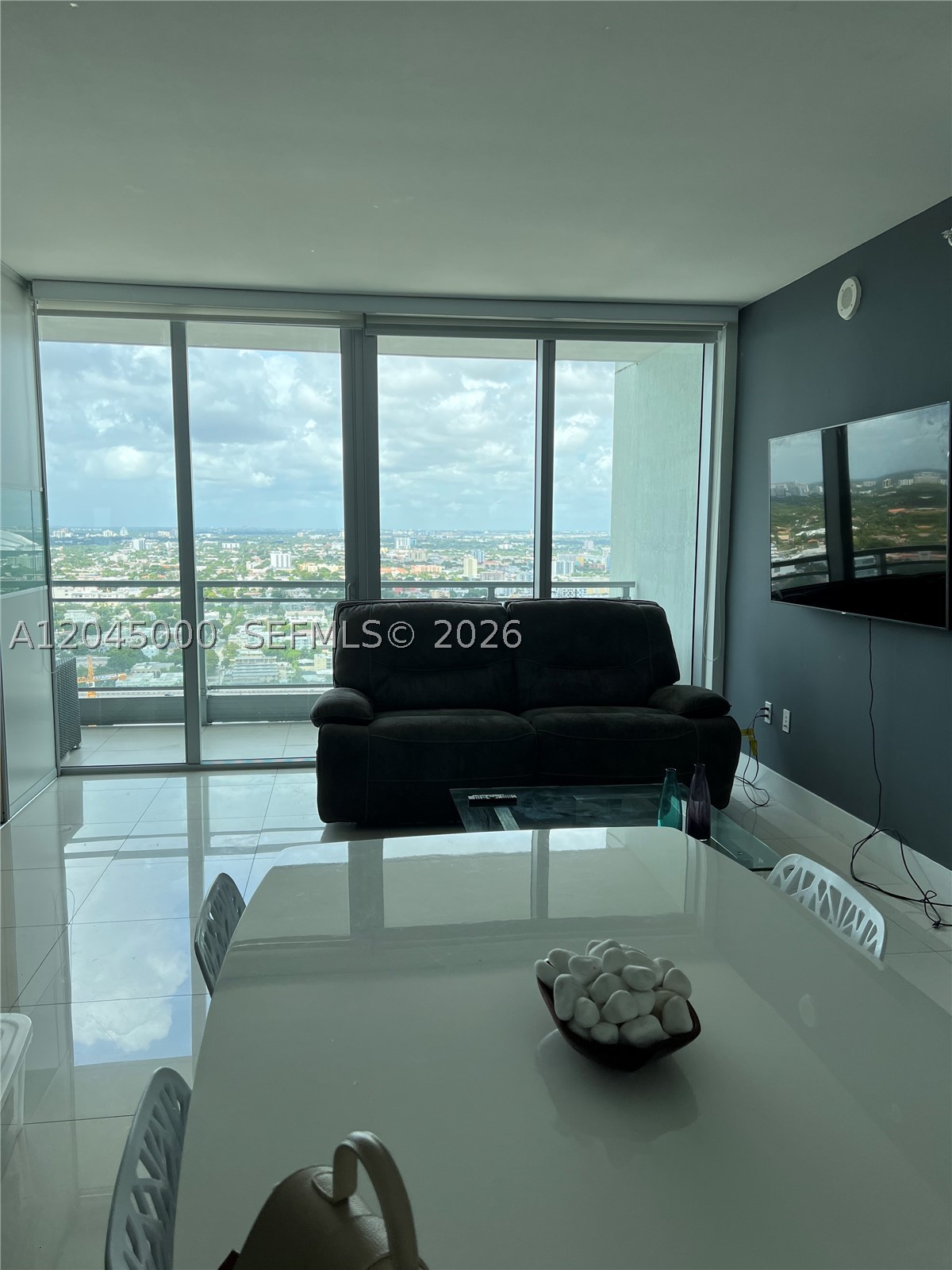 92 SW 3rd St #3508, Miami FL 33130