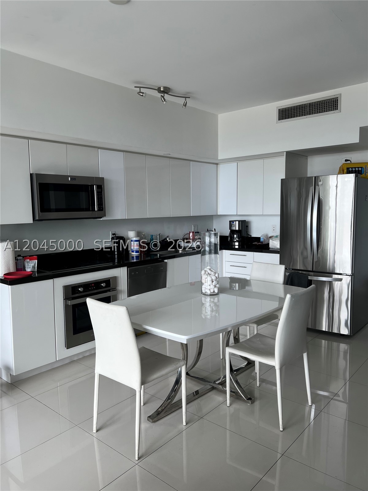 92 SW 3rd St #3508, Miami FL 33130