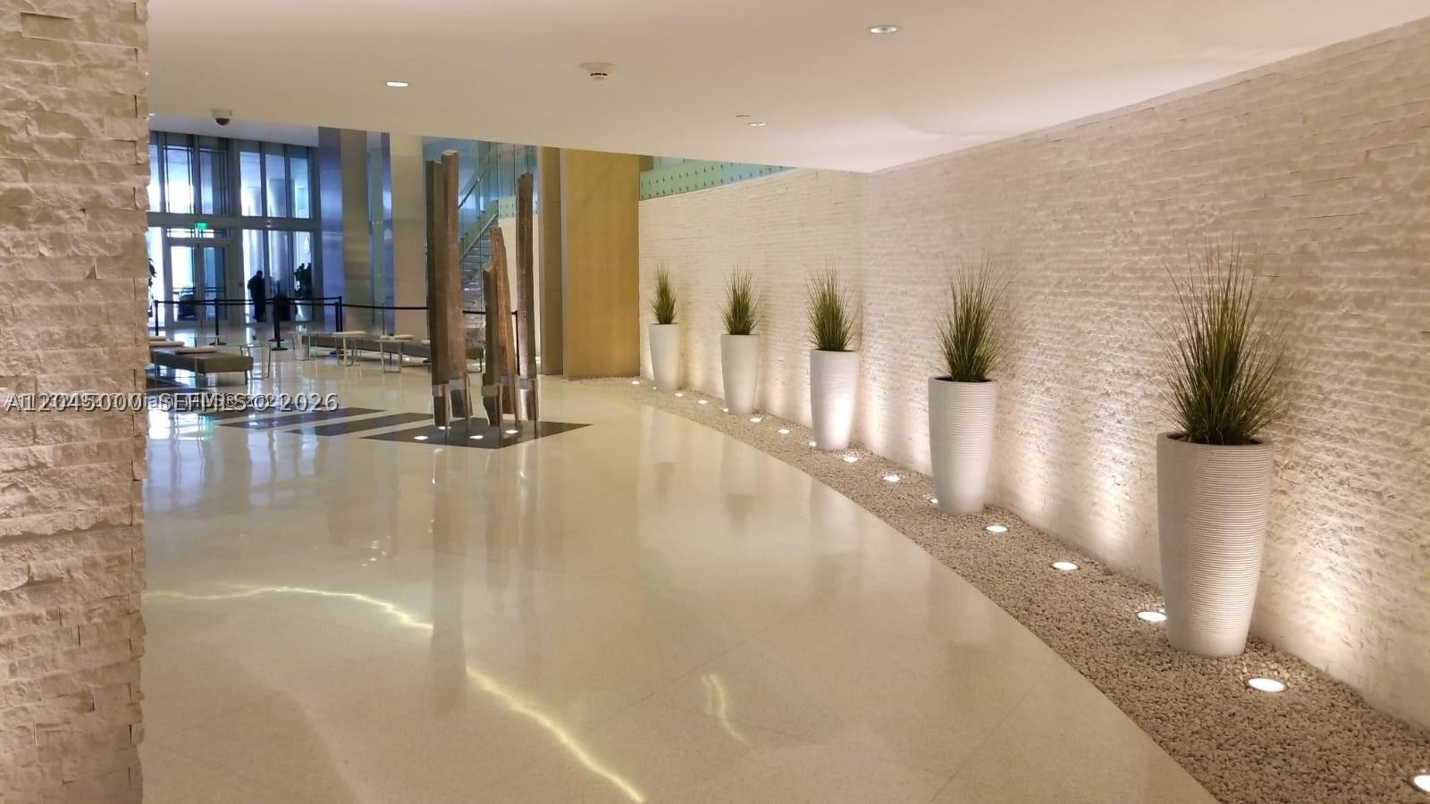 92 SW 3rd St #3508, Miami FL 33130