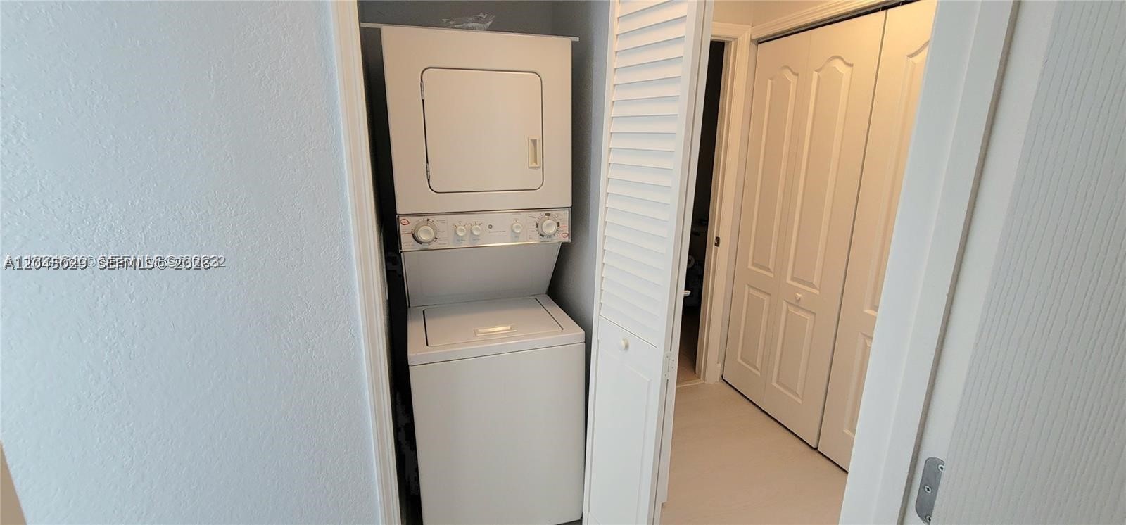 6001 SW 70th St #215, South Miami FL 33143