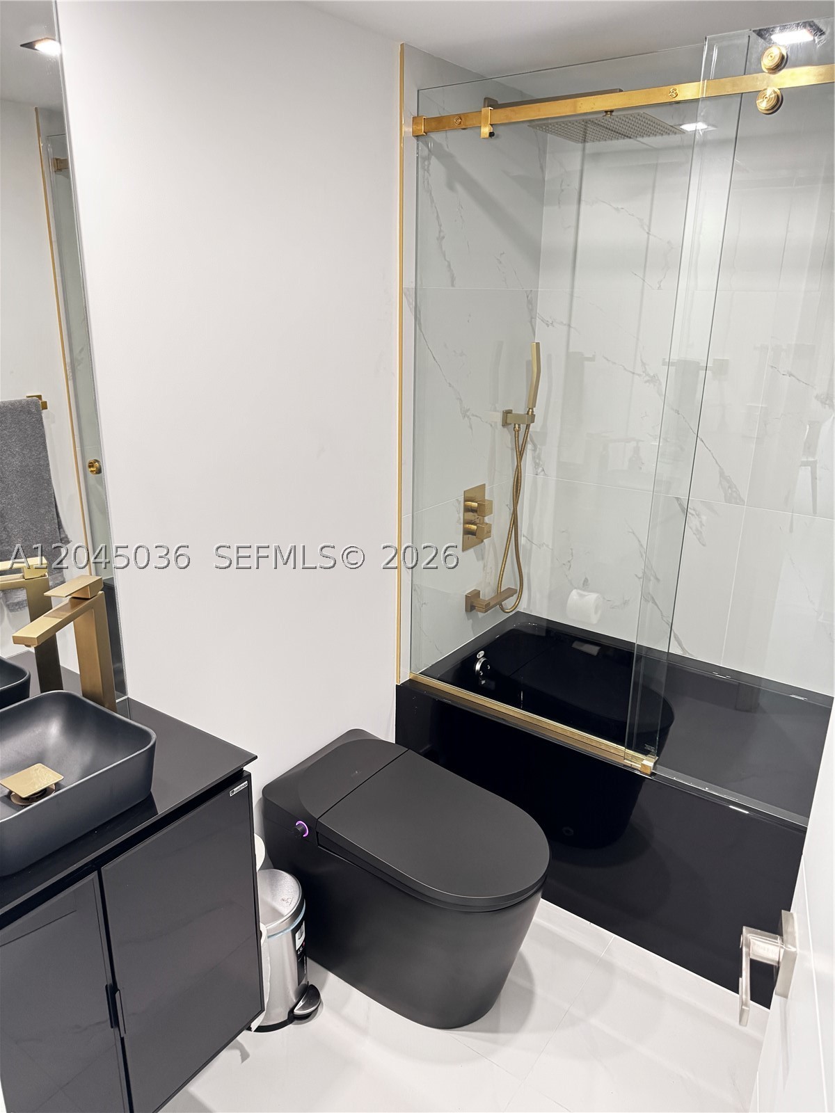 800 Claughton Island Dr #502, Miami FL 33131