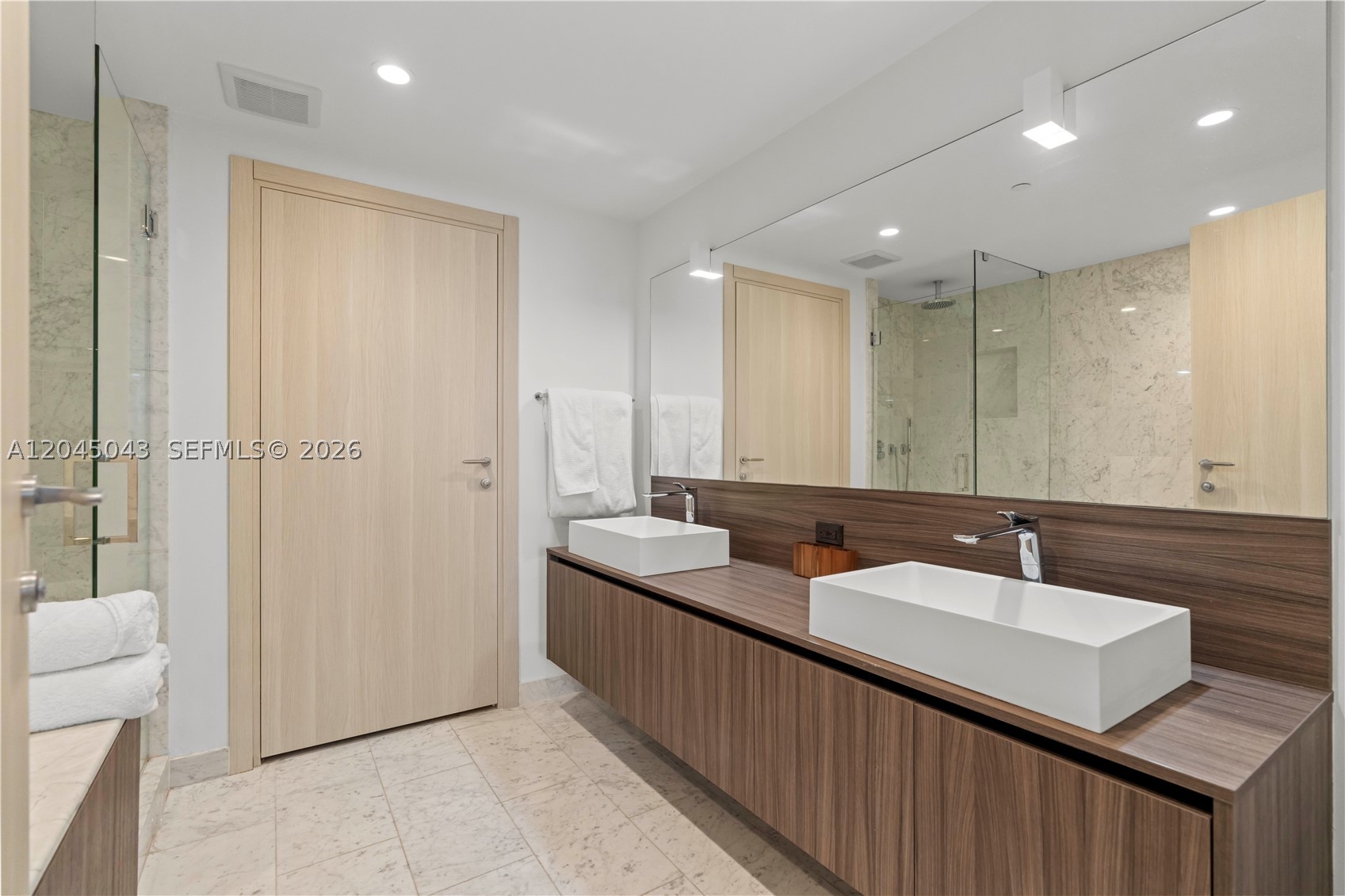 1000 E Brickell Plz #3803, Miami FL 33131
