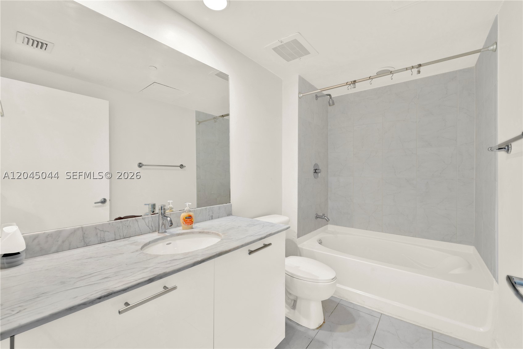 950 Brickell Bay Dr #802, Miami FL 33131
