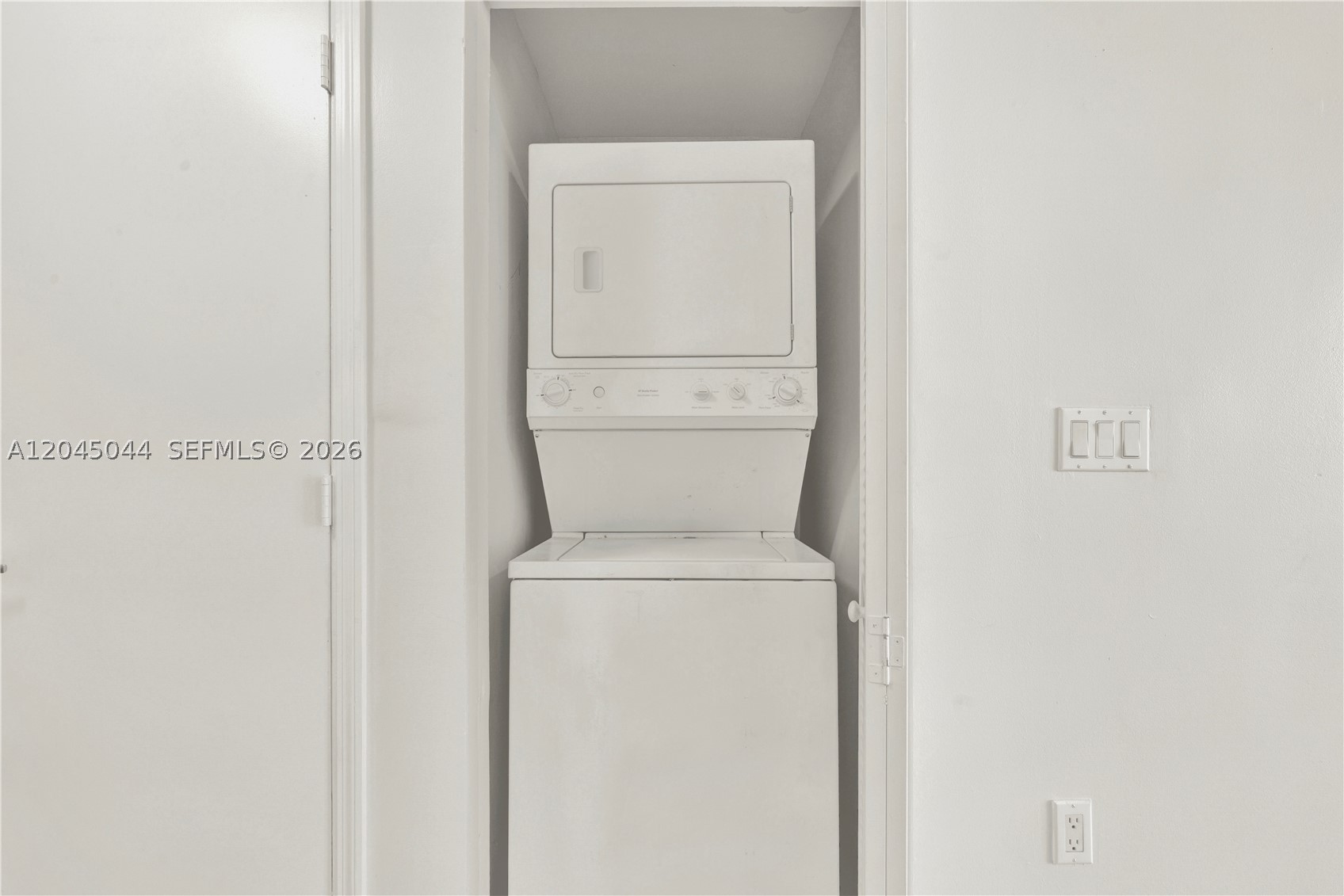 950 Brickell Bay Dr #802, Miami FL 33131