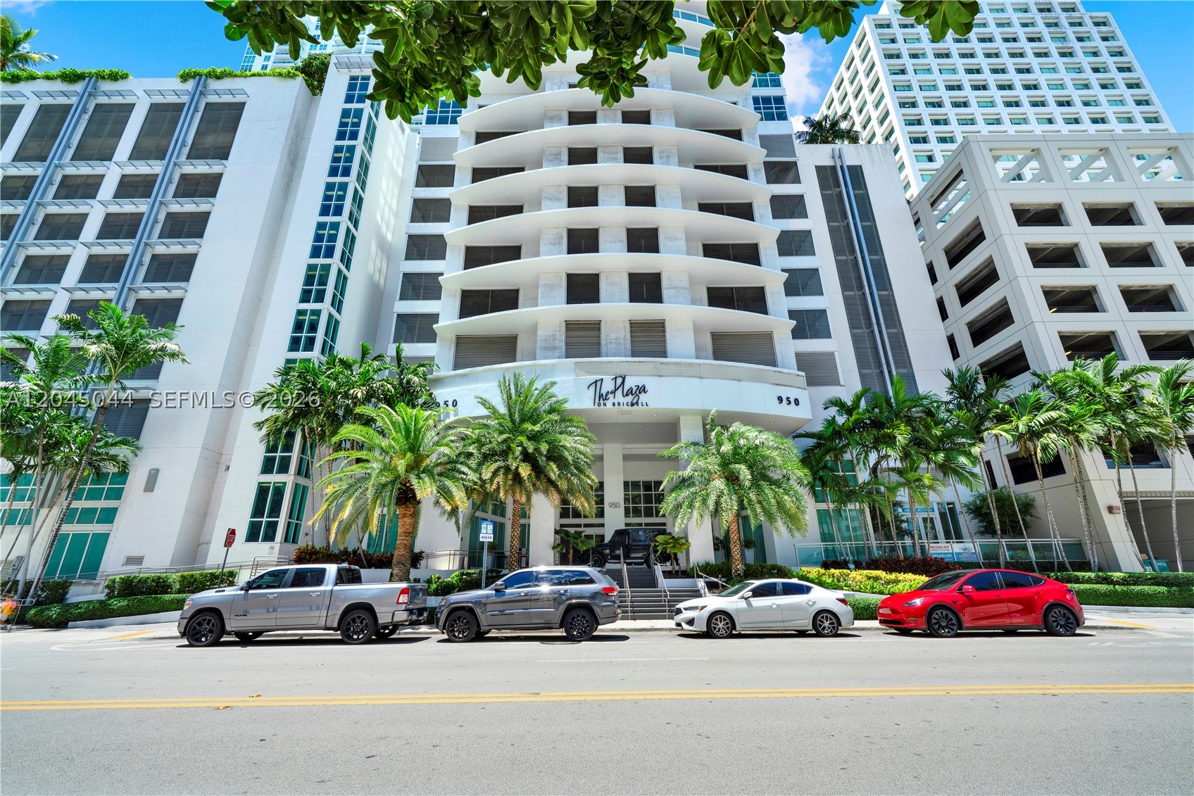 950 Brickell Bay Dr #802, Miami FL 33131
