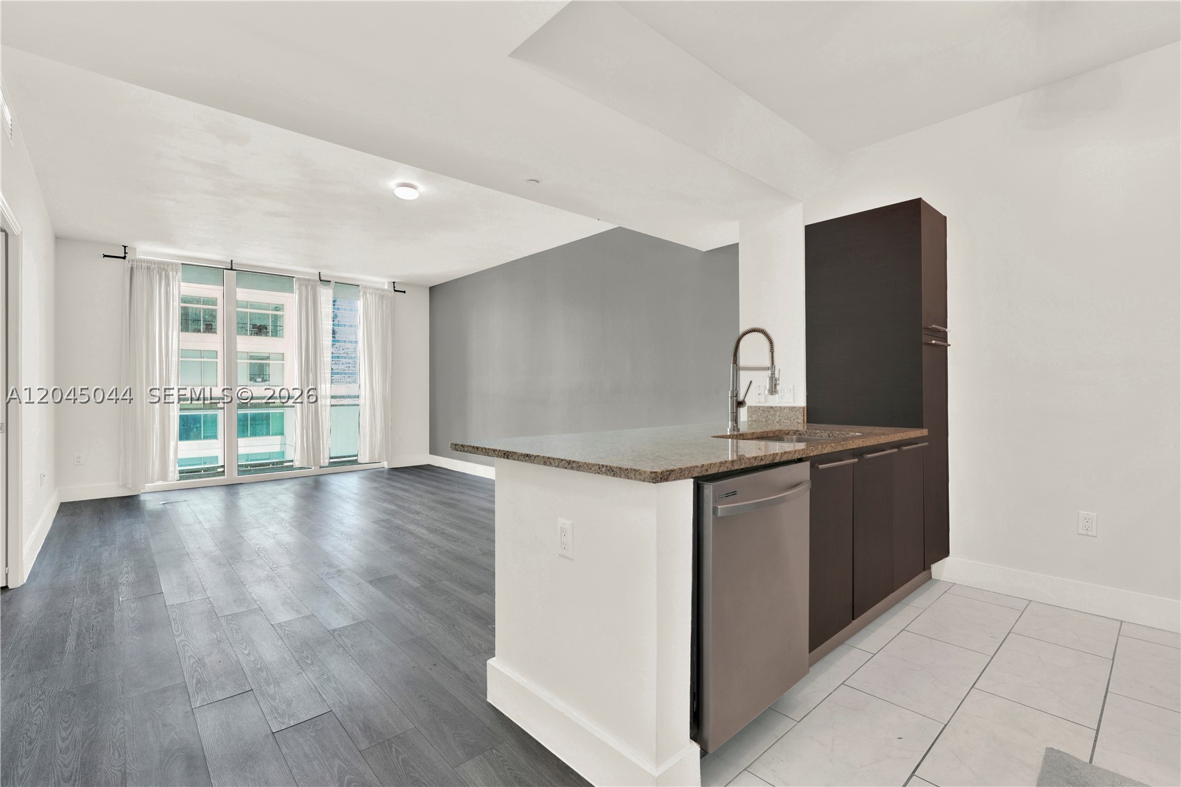 950 Brickell Bay Dr #802, Miami FL 33131