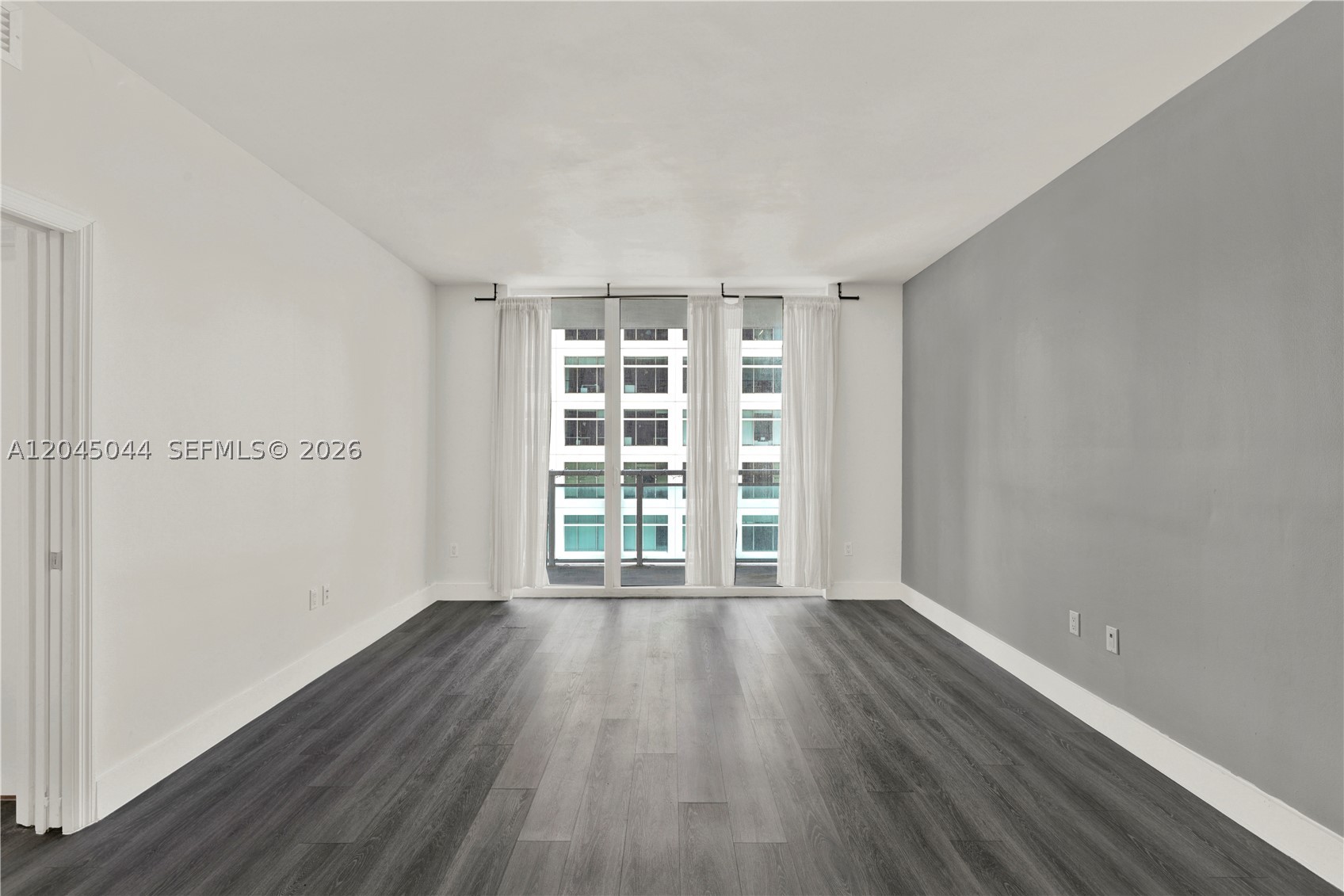 950 Brickell Bay Dr #802, Miami FL 33131