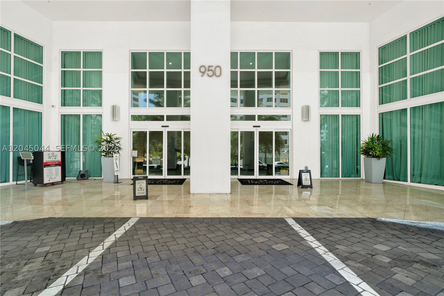 950 Brickell Bay Dr #802, Miami FL 33131