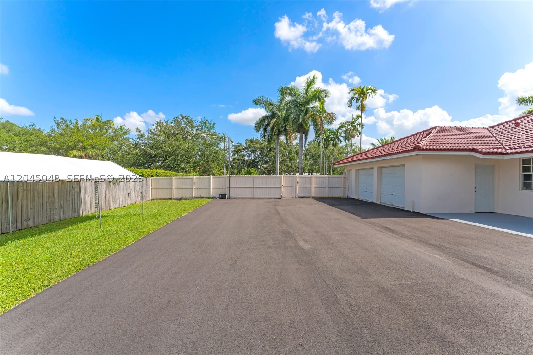 9900 SW 62nd St, Miami FL 33173
