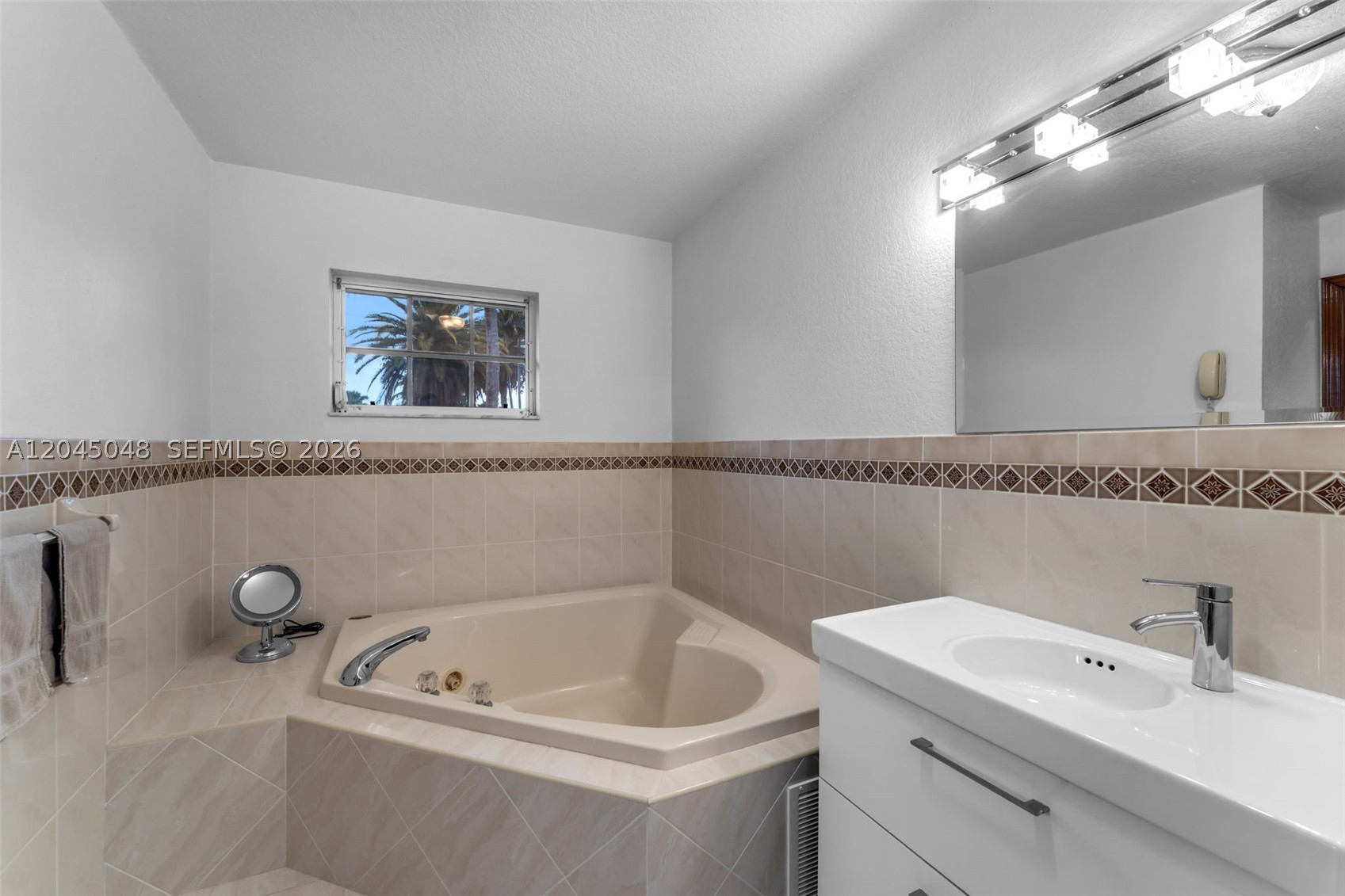 9900 SW 62nd St, Miami FL 33173