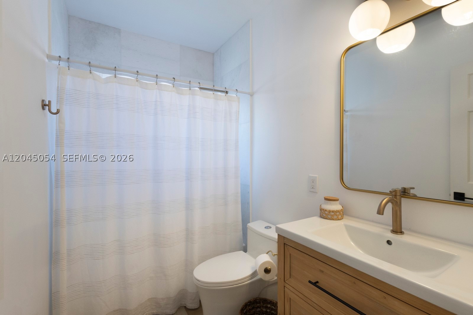 3908 Anderson Rd, Coral Gables FL 33134