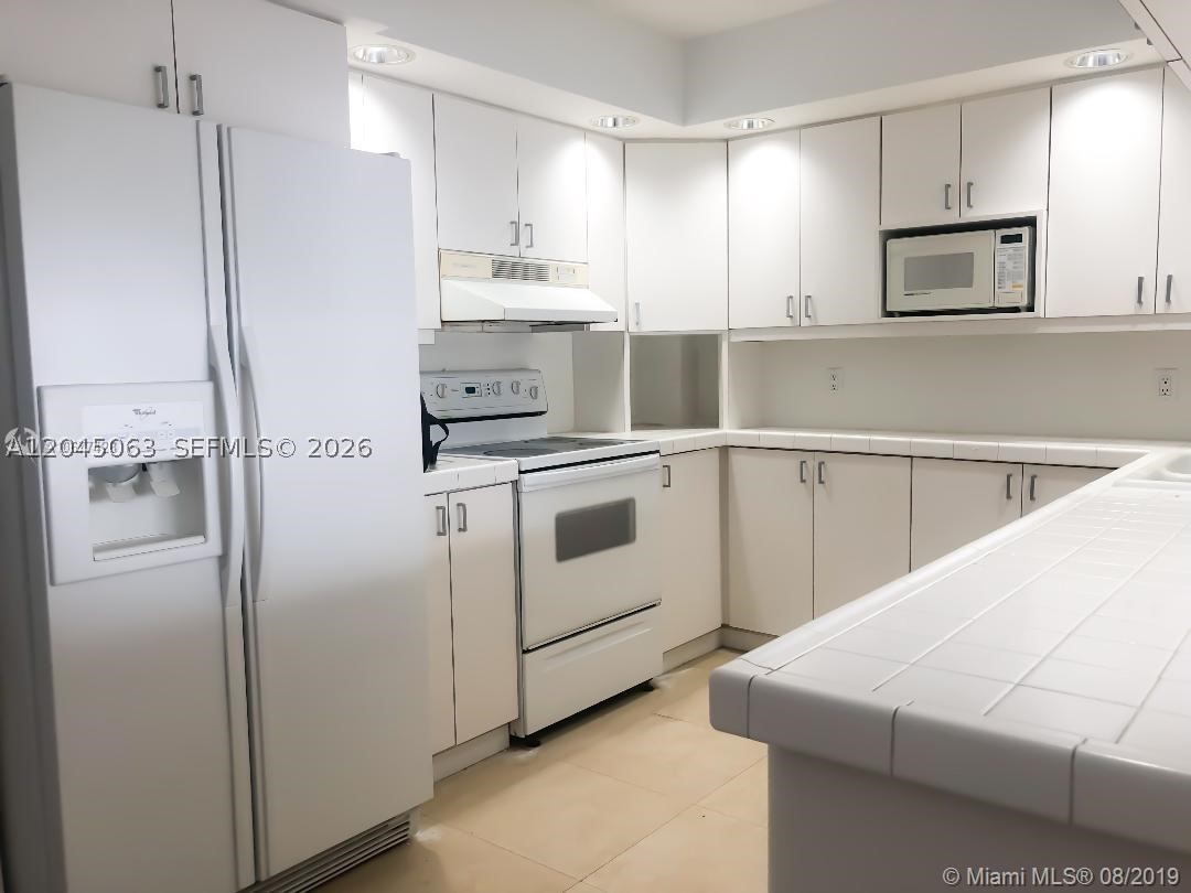 199 Ocean Lane Dr #505, Key Biscayne FL 33149