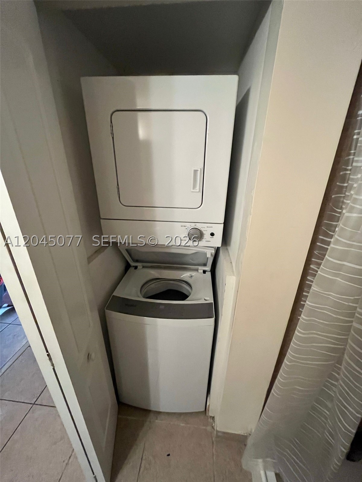 197 Lakeview Dr #105, Weston FL 33326