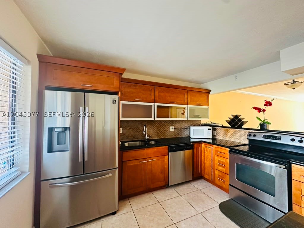 197 Lakeview Dr #105, Weston FL 33326