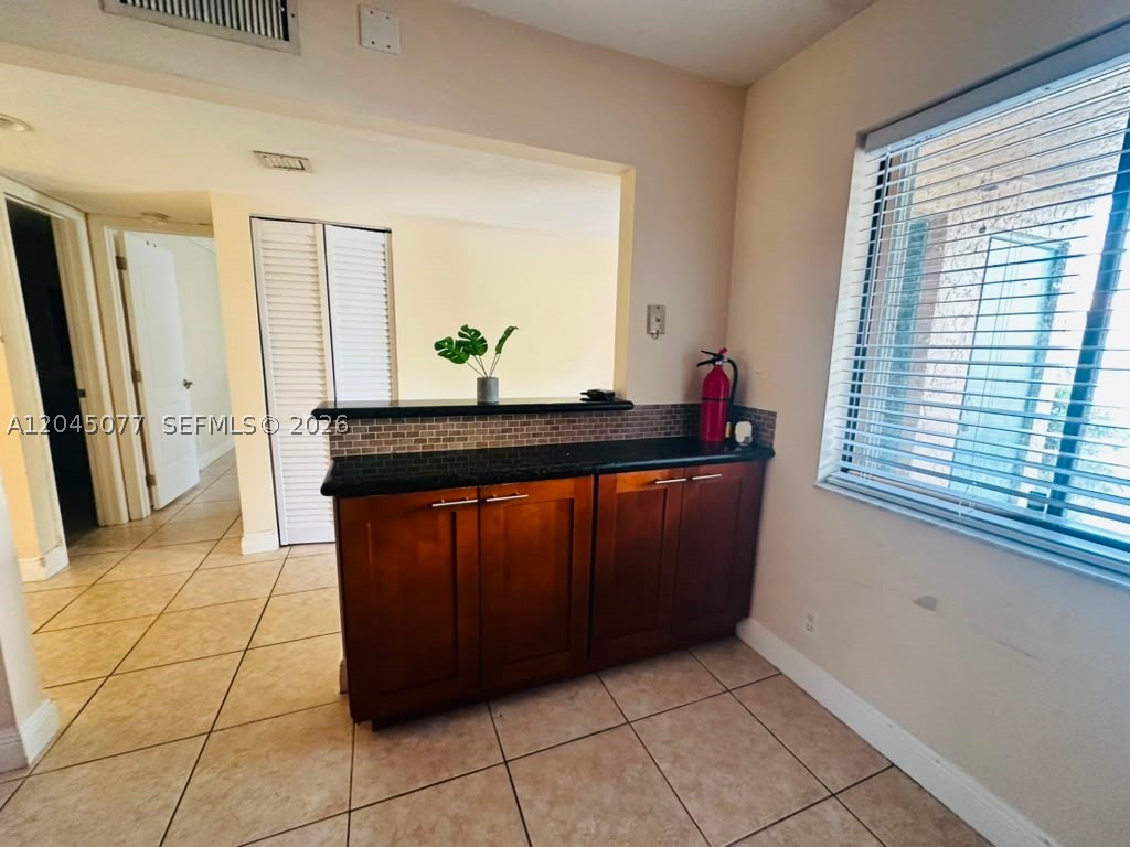 197 Lakeview Dr #105, Weston FL 33326
