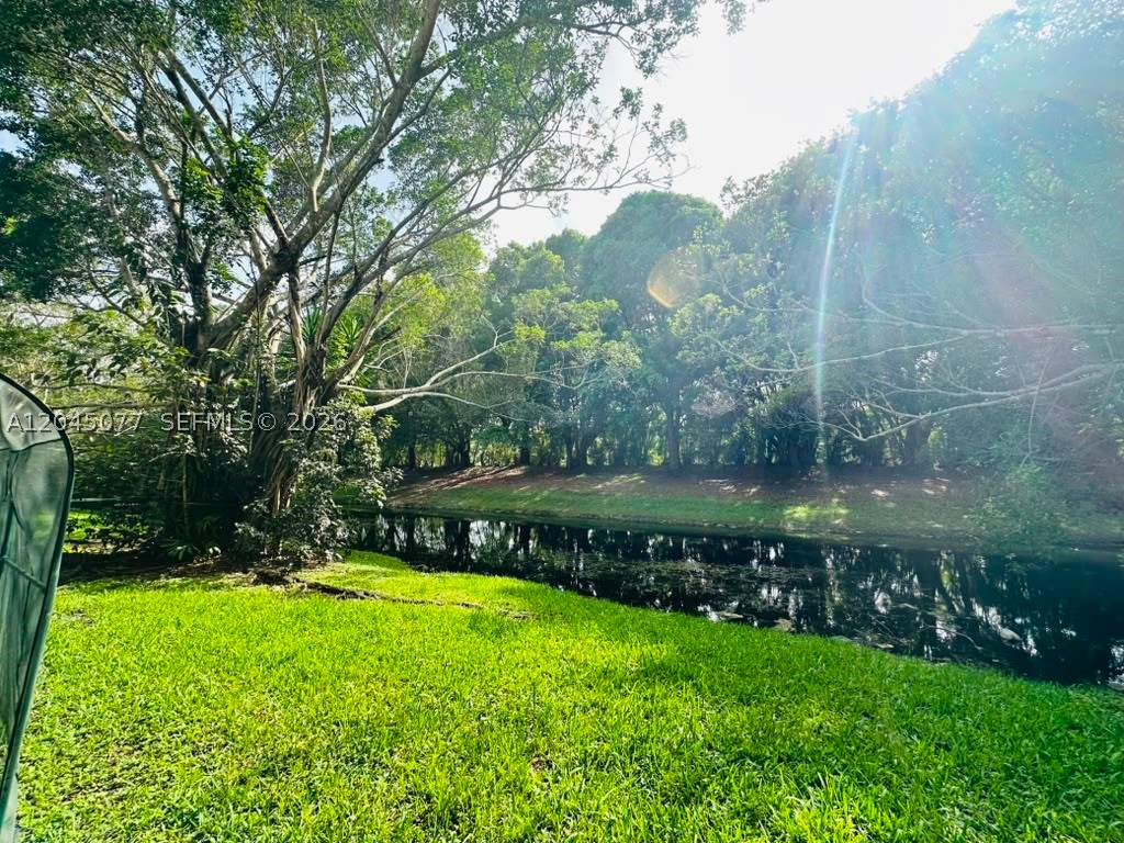197 Lakeview Dr #105, Weston FL 33326