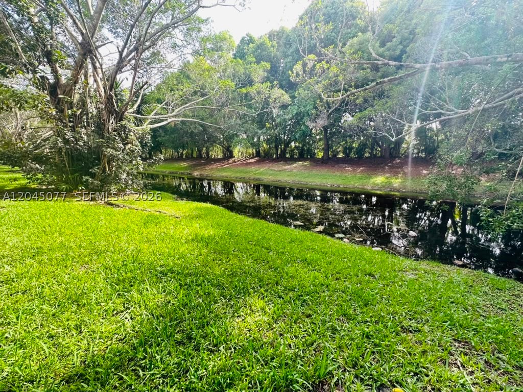 197 Lakeview Dr #105, Weston FL 33326