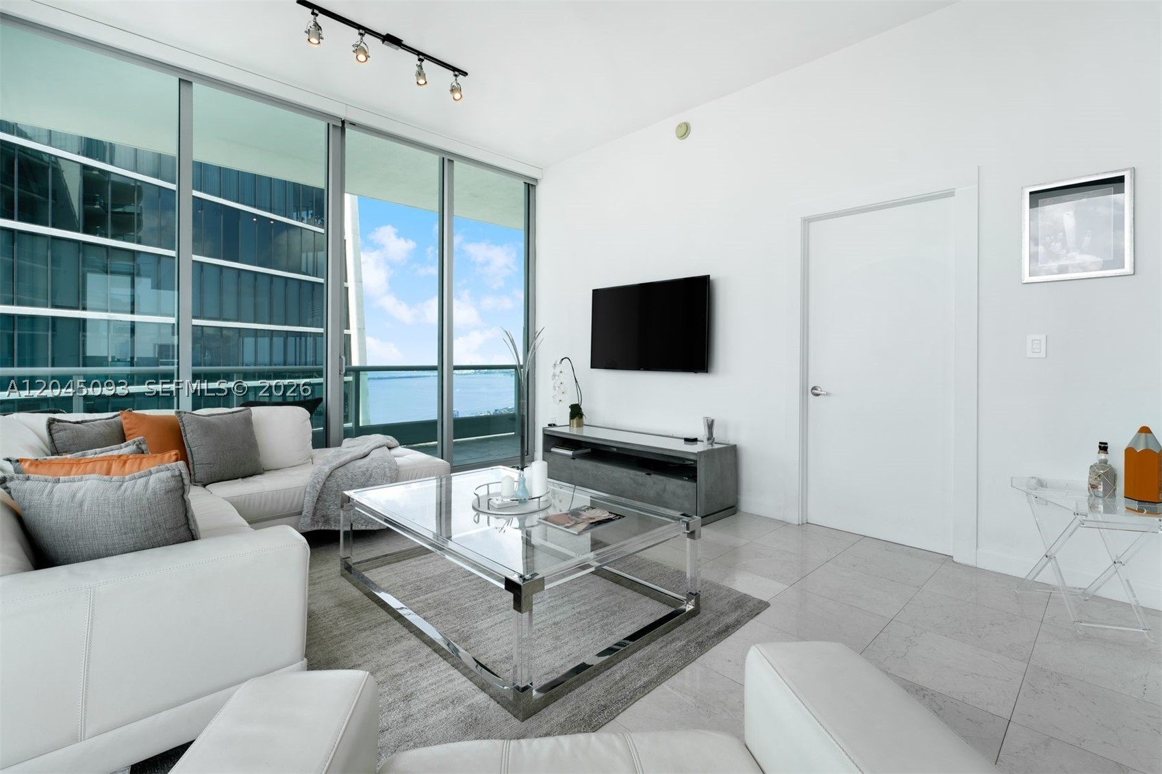 900 Biscayne Blvd #5812, Miami FL 33132