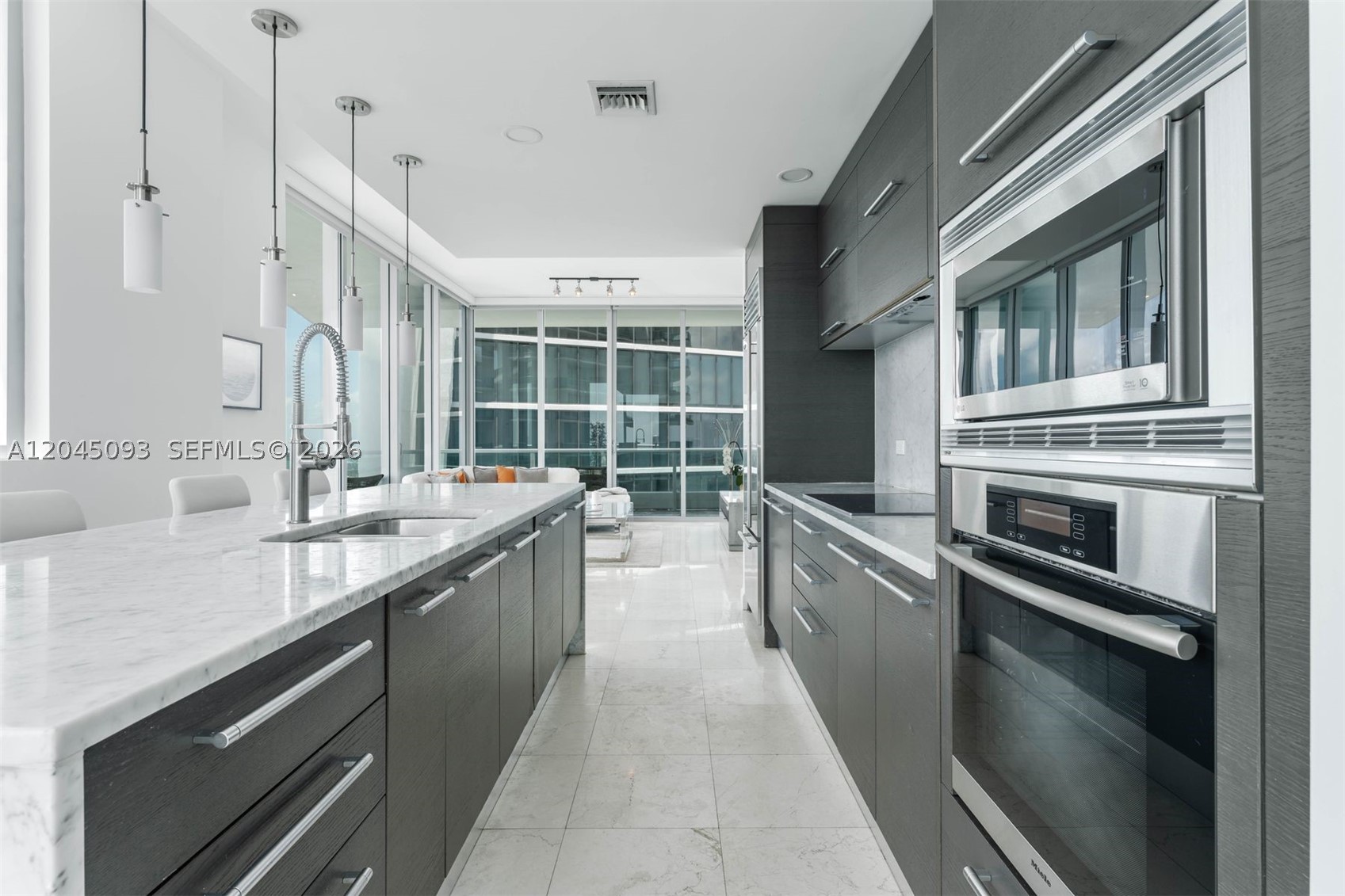 900 Biscayne Blvd #5812, Miami FL 33132