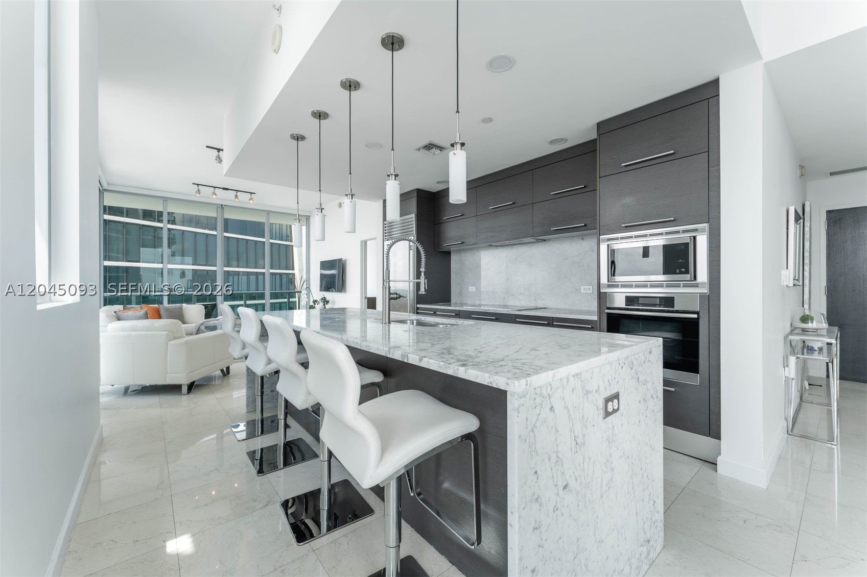 900 Biscayne Blvd #5812, Miami FL 33132