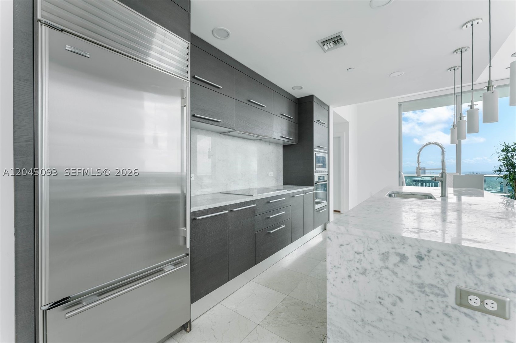 900 Biscayne Blvd #5812, Miami FL 33132
