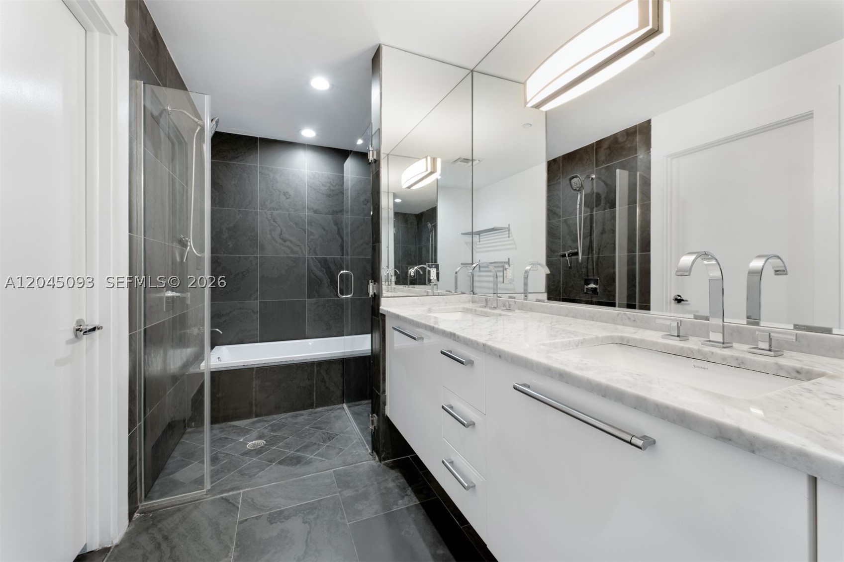 900 Biscayne Blvd #5812, Miami FL 33132