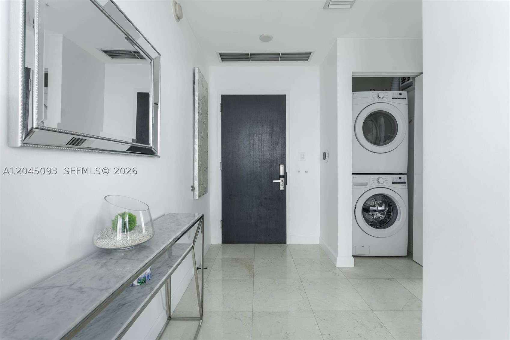900 Biscayne Blvd #5812, Miami FL 33132