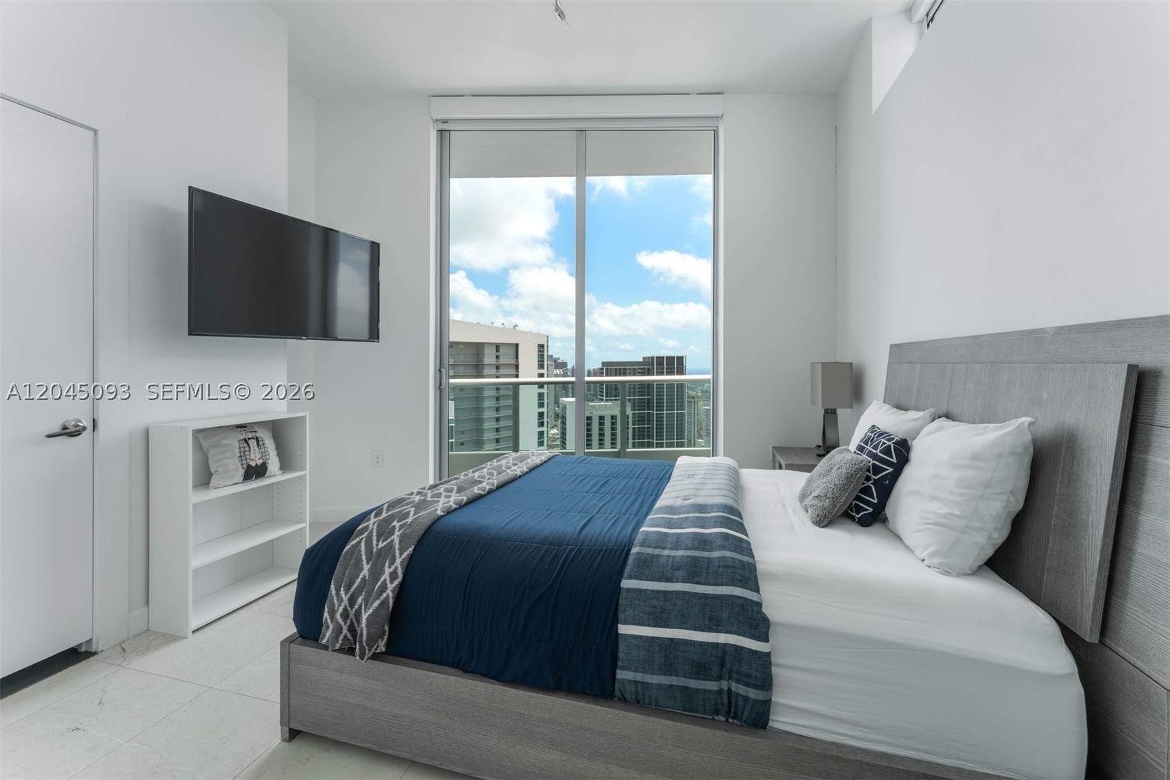 900 Biscayne Blvd #5812, Miami FL 33132