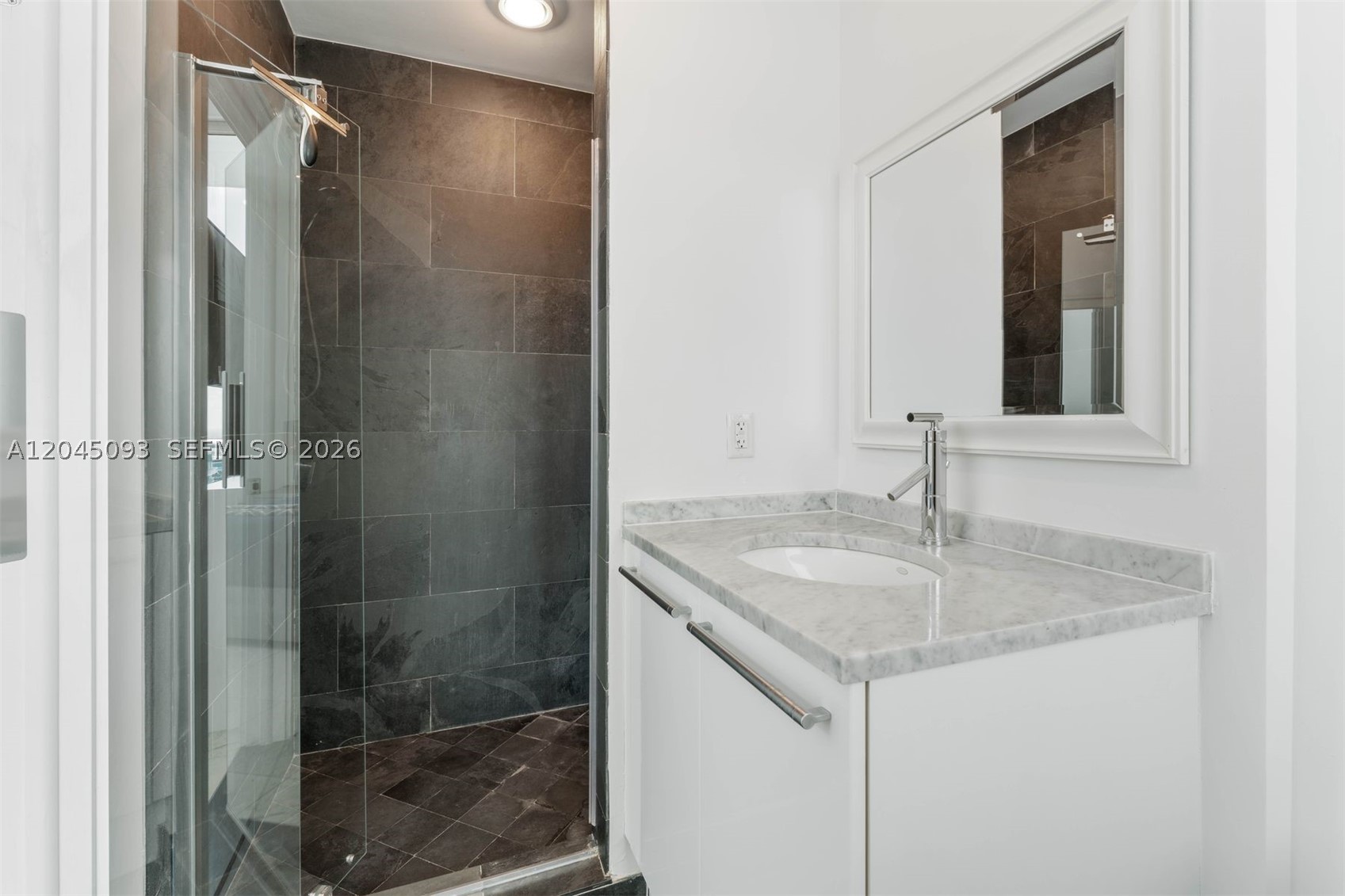 900 Biscayne Blvd #5812, Miami FL 33132
