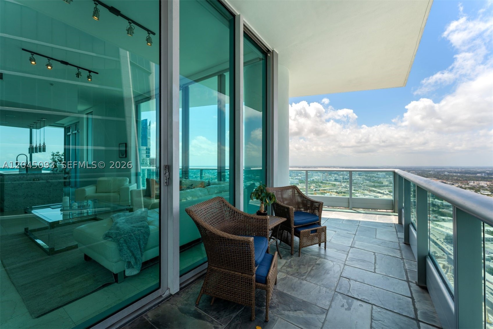 900 Biscayne Blvd #5812, Miami FL 33132