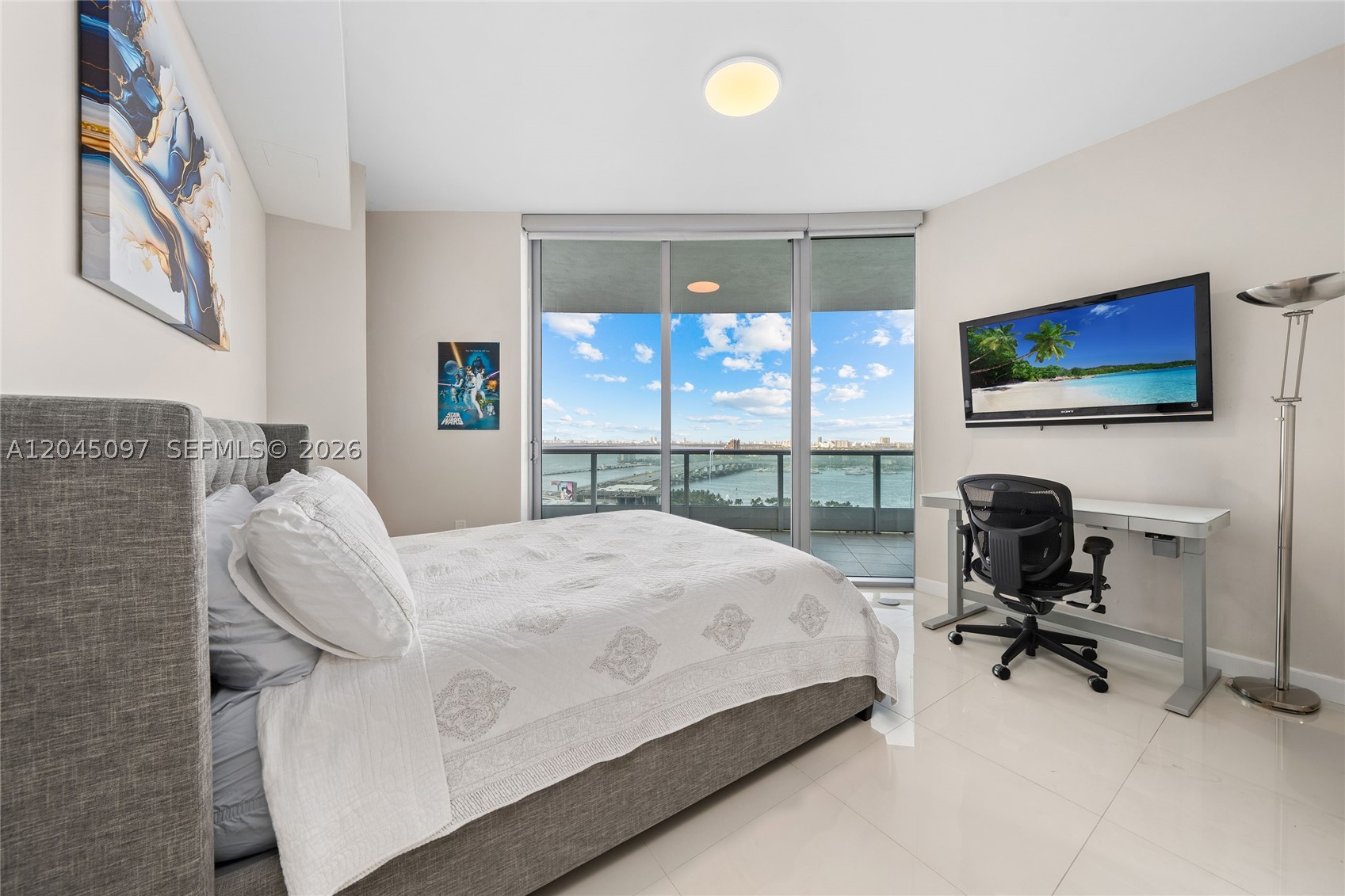 900 Biscayne Blvd #2506, Miami FL 33132