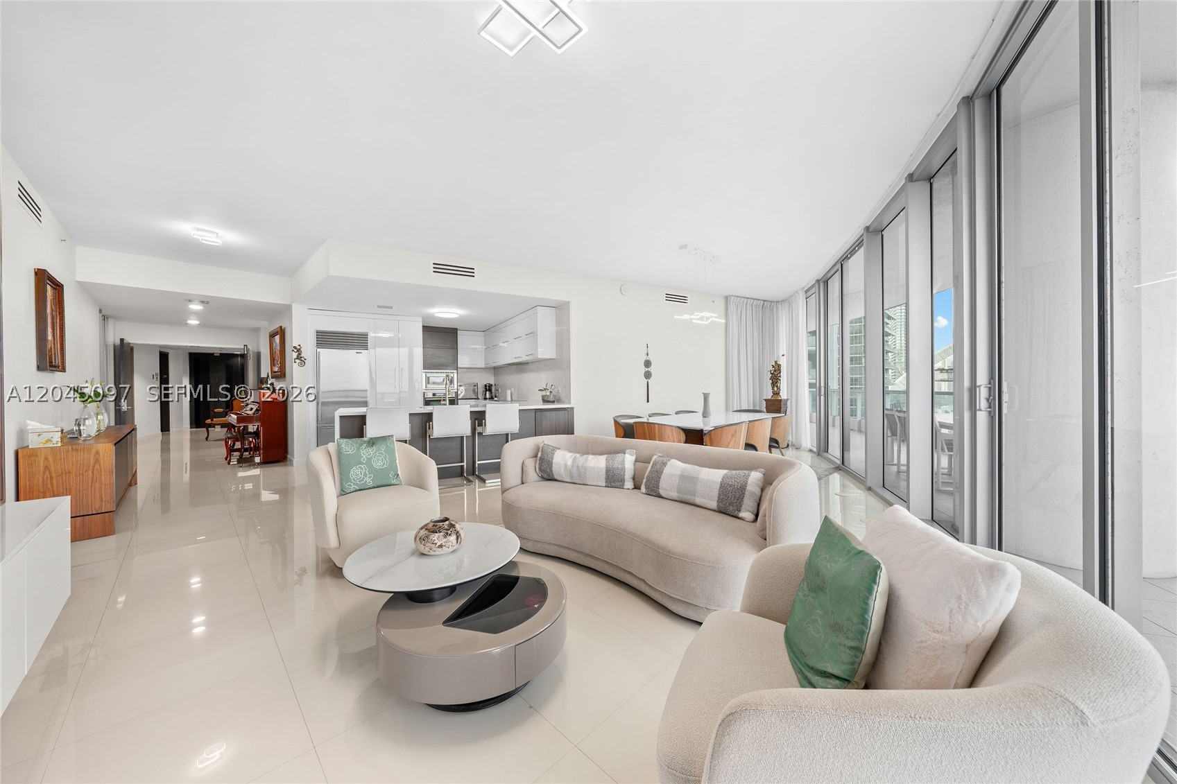 900 Biscayne Blvd #2506, Miami FL 33132
