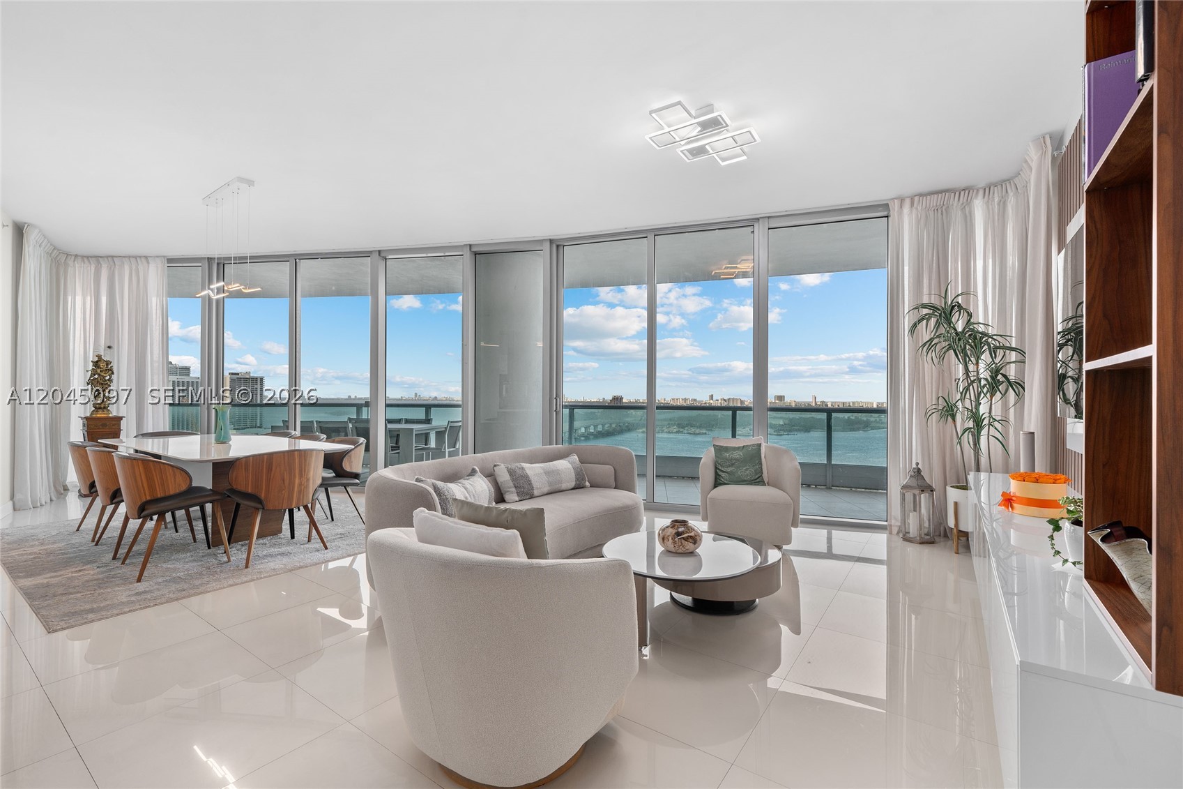 900 Biscayne Blvd #2506, Miami FL 33132