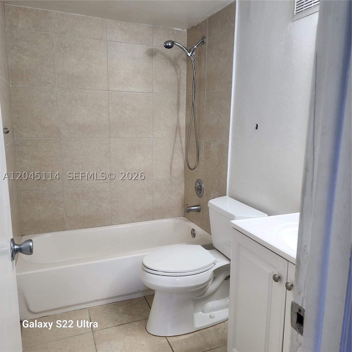 8200 SW 210th St #111, Cutler Bay FL 33189