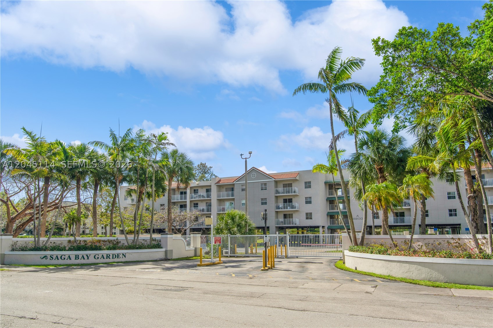 8200 SW 210th St #111, Cutler Bay FL 33189