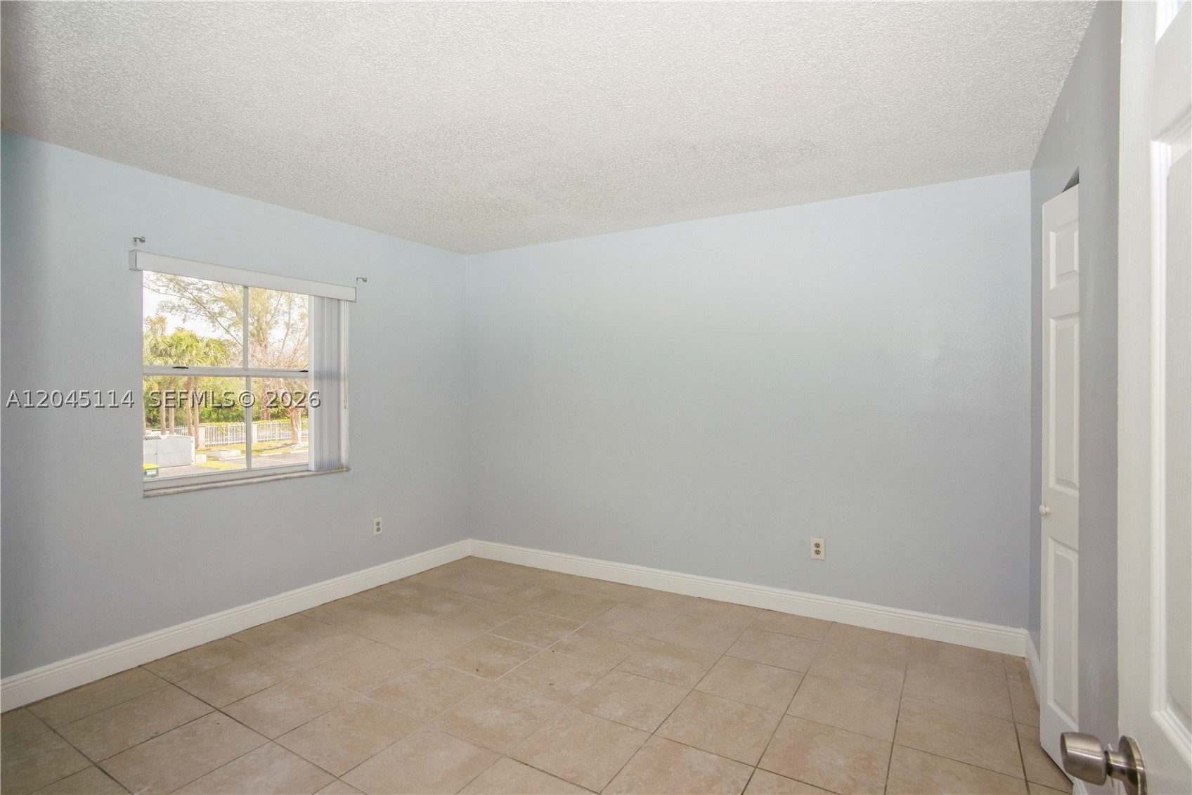 8200 SW 210th St #111, Cutler Bay FL 33189