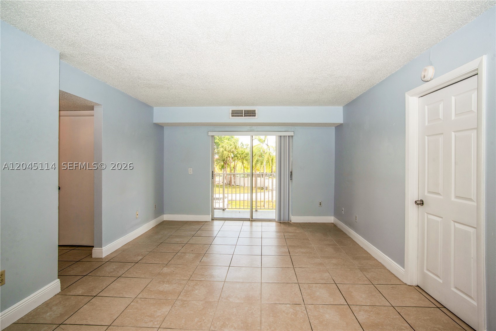 8200 SW 210th St #111, Cutler Bay FL 33189