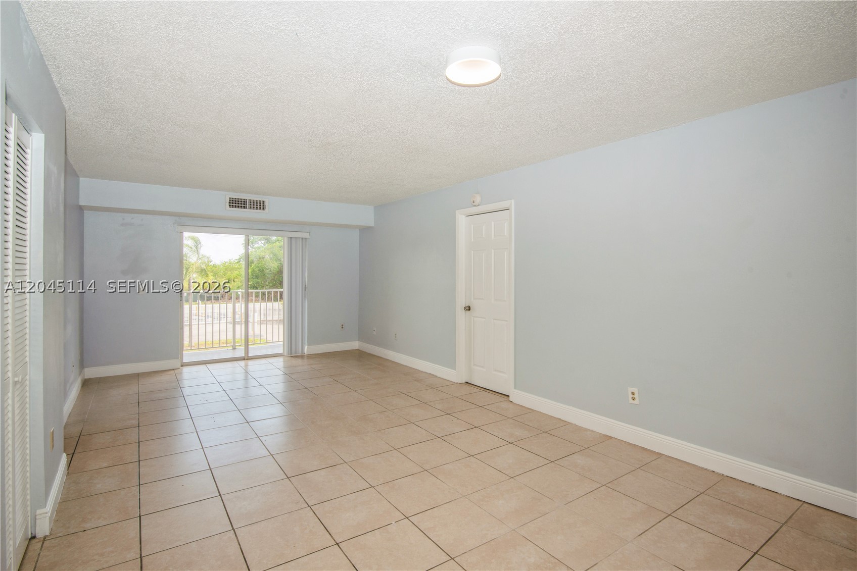 8200 SW 210th St #111, Cutler Bay FL 33189