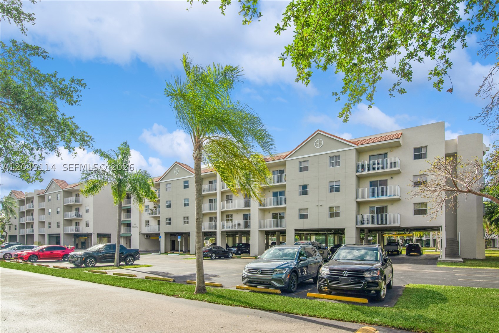 8200 SW 210th St #111, Cutler Bay FL 33189