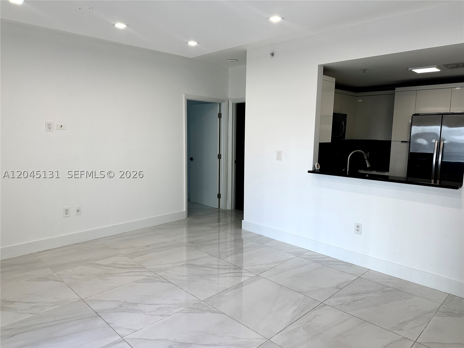 185 SE 14 Ter #1413, Miami FL 33131